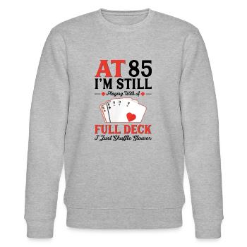 Spielkarten Zum 85. Geburtstag - Stanley/Stella Unisex Bio-Sweatshirt CHANGER  - Grau meliert - Vorne - Nik (191cm) & Marisol (170cm)