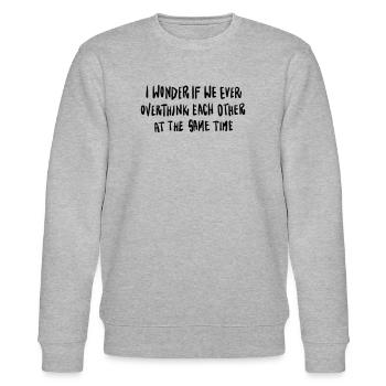 Statement Schriftzug Overthinking - Stanley/Stella Unisex Bio-Sweatshirt CHANGER  - Grau meliert - Vorne - Nik (191cm) & Marisol (170cm)