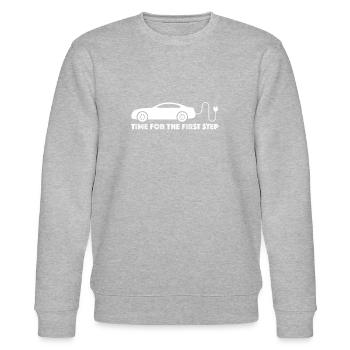 Zeit für den ersten Schritt | Elektroauto, co2 - Stanley/Stella Unisex Bio-Sweatshirt CHANGER  - Grau meliert - Vorne - Nik (191cm) & Marisol (170cm)