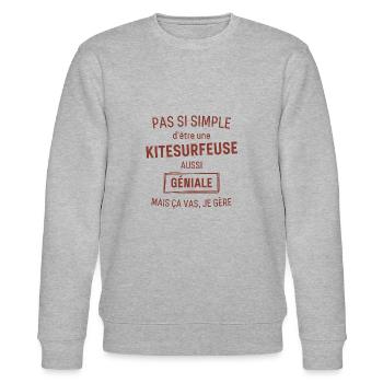 Kitesurfeuse GÉNIALE rouge brunâtre foncé - Sweat bio CHANGER Stanley/Stella Unisexe - gris chiné - Devant - Nik (191cm) & Marisol (170cm)