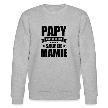 papy n'a peur de rien sauf de mamie - Sweat bio CHANGER Stanley/Stella Unisexe - gris chiné - Devant - Nik (191cm) & Marisol (170cm)