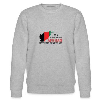 Nichts macht mir Angst Afghanischer Ehemann - Stanley/Stella Unisex Bio-Sweatshirt CHANGER  - Grau meliert - Vorne - Nik (191cm) & Marisol (170cm)