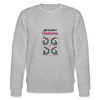 Lustiges Einhorn Design - Stanley/Stella Unisex Bio-Sweatshirt CHANGER  - Grau meliert - Vorne - Nik (191cm) & Marisol (170cm)