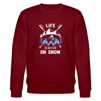 Winter Sports Life is better on Snow Skiing Ski - Stanley/Stella Unisex Bio-Sweatshirt CHANGER  - Burgunderrot - Vorne - Nik (191cm) & Marisol (170cm)