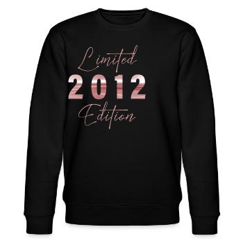 Minimalist Limited 2012 Edition Geburtstag Pastel - Stanley/Stella Unisex Bio-Sweatshirt CHANGER  - Schwarz - Vorne - Nik (191cm) & Marisol (170cm)