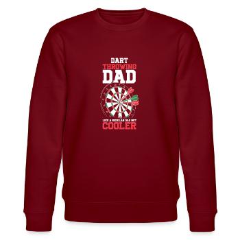 Dart wirft Papa wie ein normaler Papa - Stanley/Stella Unisex Bio-Sweatshirt CHANGER  - Burgunderrot - Vorne - Nik (191cm) & Marisol (170cm)