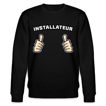 Installateur Beruf Geschenkidee - Stanley/Stella Unisex Bio-Sweatshirt CHANGER  - Schwarz - Vorne - Nik (191cm) & Marisol (170cm)