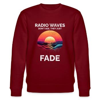 Radiant Sunset Radio Waves Himmel Ewiger Amateurfunk - Stanley/Stella Unisex Bio-Sweatshirt CHANGER  - Burgunderrot - Vorne - Nik (191cm) & Marisol (170cm)