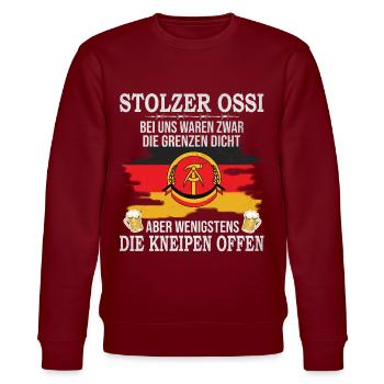 DDR Sprüche Ossi NVA Osten Ostalgie DDR Kneipe - Stanley/Stella Unisex Bio-Sweatshirt CHANGER  - Burgunderrot - Vorne - Nik (191cm) & Marisol (170cm)