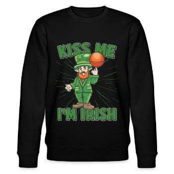 Kiss Me Im Irish Basketball Player Kiss me Im - Stanley/Stella CHANGER Unisex Organic Sweatshirt - black - Front - Nik (191cm) & Marisol (170cm)