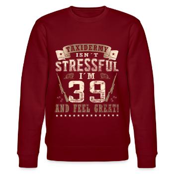 Präparatoren 39. Geburtstag Präparatoren - Stanley/Stella Unisex Bio-Sweatshirt CHANGER  - Burgunderrot - Vorne - Nik (191cm) & Marisol (170cm)