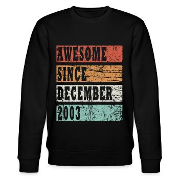 Baujahr 2003 Dezember geboren Geschenkidee - Stanley/Stella Unisex Bio-Sweatshirt CHANGER  - Schwarz - Vorne - Nik (191cm) & Marisol (170cm)