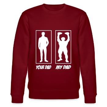 Your Dad My Dad Boxer Papa - Stanley/Stella Unisex Bio-Sweatshirt CHANGER  - Burgunderrot - Vorne - Nik (191cm) & Marisol (170cm)