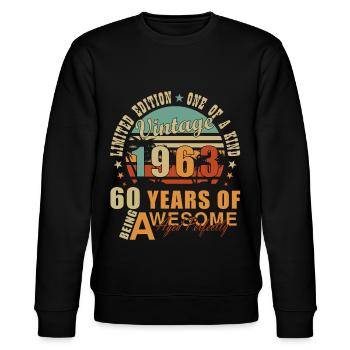 Oldtimer Baujahr 1963 - 60. Geburtstag - Stanley/Stella Unisex Bio-Sweatshirt CHANGER  - Schwarz - Vorne - Nik (191cm) & Marisol (170cm)