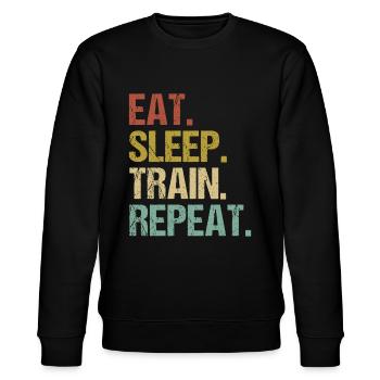 Eat Sleep Train Repeat Retro Design - Stanley/Stella Unisex Bio-Sweatshirt CHANGER  - Schwarz - Vorne - Nik (191cm) & Marisol (170cm)