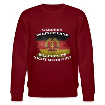 DDR - Geboren in der DDR - Stanley/Stella Unisex Bio-Sweatshirt CHANGER  - Burgunderrot - Vorne - Nik (191cm) & Marisol (170cm)