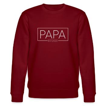 PAPA EST. 2022 PAPA Ankündigung - Stanley/Stella Unisex Bio-Sweatshirt CHANGER  - Burgunderrot - Vorne - Nik (191cm) & Marisol (170cm)