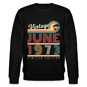 Vintage Juni 1973 - Stanley/Stella Unisex Bio-Sweatshirt CHANGER  - Schwarz - Vorne - Nik (191cm) & Marisol (170cm)