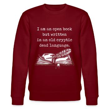 Dark Academia Aesthetic I Am An Open Book Text - Stanley/Stella Unisex Bio-Sweatshirt CHANGER  - Burgunderrot - Vorne - Nik (191cm) & Marisol (170cm)