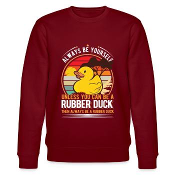 Gummiente Quietscheente Badeente - Stanley/Stella Unisex Bio-Sweatshirt CHANGER  - Burgunderrot - Vorne - Nik (191cm) & Marisol (170cm)