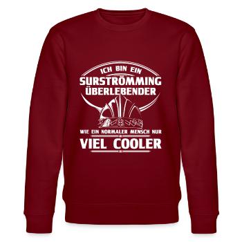 Surströmming Challenge Stinke Hering Surströmming - Stanley/Stella Unisex Bio-Sweatshirt CHANGER  - Burgunderrot - Vorne - Nik (191cm) & Marisol (170cm)