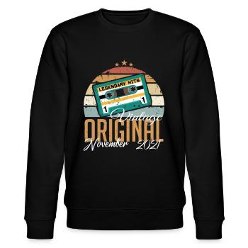 Geboren Im November 2021 Retro - Stanley/Stella Unisex Bio-Sweatshirt CHANGER  - Schwarz - Vorne - Nik (191cm) & Marisol (170cm)