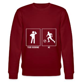 Ihr Ehemann - Ich - Fußballspieler mit Ball - Stanley/Stella Unisex Bio-Sweatshirt CHANGER  - Burgunderrot - Vorne - Nik (191cm) & Marisol (170cm)