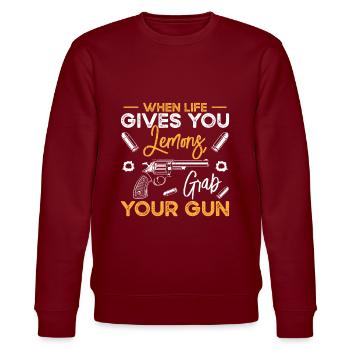 Waffen Pistolenliebhaber Waffenbesitzer Schießen - Stanley/Stella Unisex Bio-Sweatshirt CHANGER  - Burgunderrot - Vorne - Nik (191cm) & Marisol (170cm)