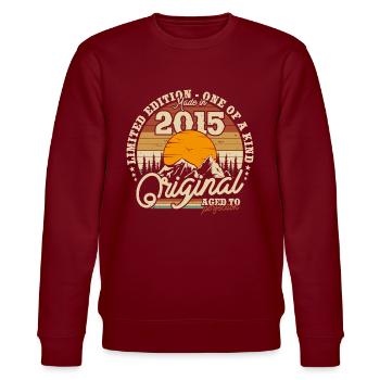Geburtstagsgeschenk 2015 - 8 Jahre - Stanley/Stella Unisex Bio-Sweatshirt CHANGER  - Burgunderrot - Vorne - Nik (191cm) & Marisol (170cm)