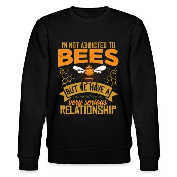 Ich bin nicht süchtig nach Bienen - Stanley/Stella Unisex Bio-Sweatshirt CHANGER  - Schwarz - Vorne - Nik (191cm) & Marisol (170cm)