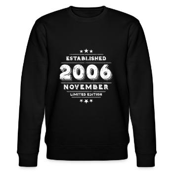 Geburtstag im November 2006 - November - Stanley/Stella Unisex Bio-Sweatshirt CHANGER  - Schwarz - Vorne - Nik (191cm) & Marisol (170cm)