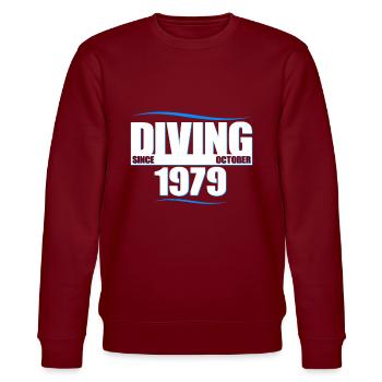 Taucher Geburtstag - Diving since October 1979 - Stanley/Stella Unisex Bio-Sweatshirt CHANGER  - Burgunderrot - Vorne - Nik (191cm) & Marisol (170cm)