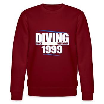 Taucher Geburtstag - Diving since December 1999 - Stanley/Stella Unisex Bio-Sweatshirt CHANGER  - Burgunderrot - Vorne - Nik (191cm) & Marisol (170cm)