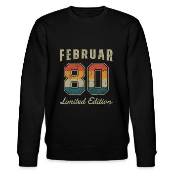 Geburtstag: Februar 1980 - Limited Edition Retro - Stanley/Stella Unisex Bio-Sweatshirt CHANGER  - Schwarz - Vorne - Nik (191cm) & Marisol (170cm)