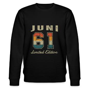 Geburtstag: Juni 1961 - Limited Edition Retro - Stanley/Stella Unisex Bio-Sweatshirt CHANGER  - Schwarz - Vorne - Nik (191cm) & Marisol (170cm)