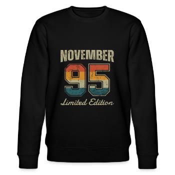 Geburtstag: November 1995 - Limited Edition Retro - Stanley/Stella Unisex Bio-Sweatshirt CHANGER  - Schwarz - Vorne - Nik (191cm) & Marisol (170cm)
