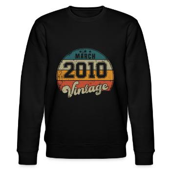 Vintage Geburtstag - März 2010 - Geschenkidee - Stanley/Stella Unisex Bio-Sweatshirt CHANGER  - Schwarz - Vorne - Nik (191cm) & Marisol (170cm)