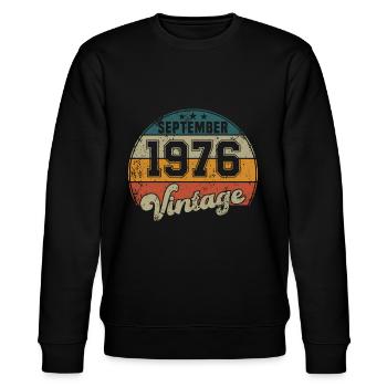 Vintage Geburtstag - September 1976 - Geschenkidee - Stanley/Stella Unisex Bio-Sweatshirt CHANGER  - Schwarz - Vorne - Nik (191cm) & Marisol (170cm)