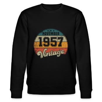 Vintage Geburtstag - November 1957 - Geschenkidee - Stanley/Stella Unisex Bio-Sweatshirt CHANGER  - Schwarz - Vorne - Nik (191cm) & Marisol (170cm)