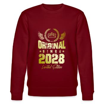 2028 limited edition - Stanley/Stella Unisex Bio-Sweatshirt CHANGER  - Burgunderrot - Vorne - Nik (191cm) & Marisol (170cm)