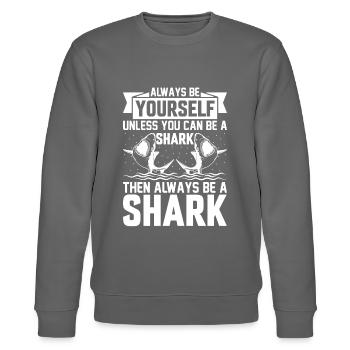 Shark Lover - Always Be Yourself Unless You Can Be - Stanley/Stella Unisex Bio-Sweatshirt CHANGER  - Burgunderrot - Vorne - Nik (191cm) & Marisol (170cm)