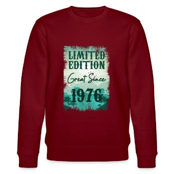 Einzigartig seit 1976 - Stanley/Stella Unisex Bio-Sweatshirt CHANGER  - Burgunderrot - Vorne - Nik (191cm) & Marisol (170cm)