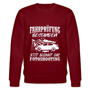 Fahrprüfung Bestanden Führerschein Autofans Fahran - Stanley/Stella Unisex Bio-Sweatshirt CHANGER  - Burgunderrot - Vorne - Nik (191cm) & Marisol (170cm)
