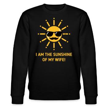 I Am The Sunshine Of My Wife! (Ehemann / 3C Gold) - Stanley/Stella Unisex Bio-Sweatshirt CHANGER  - Schwarz - Vorne - Nik (191cm) & Marisol (170cm)