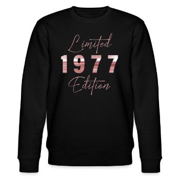 Minimalist Limited 1977 Edition Geburtstag Pastel - Stanley/Stella Unisex Bio-Sweatshirt CHANGER  - Schwarz - Vorne - Nik (191cm) & Marisol (170cm)