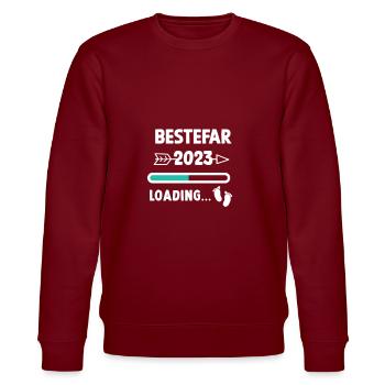 Ich werde Opa 2023 - Babyfüsse mit Loading Screen - Stanley/Stella Unisex Bio-Sweatshirt CHANGER  - Burgunderrot - Vorne - Nik (191cm) & Marisol (170cm)
