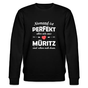 Müritz im Osten - Stanley/Stella Unisex Bio-Sweatshirt CHANGER  - Schwarz - Vorne - Nik (191cm) & Marisol (170cm)