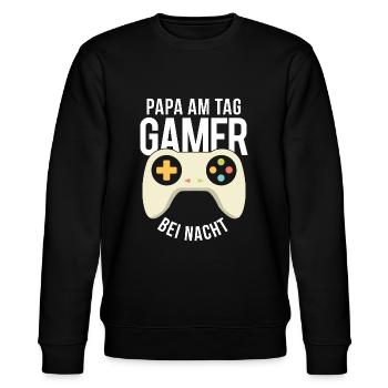Papa am Tag Gamer bei Nacht Zocker Gaming Vater - Stanley/Stella Unisex Bio-Sweatshirt CHANGER  - Schwarz - Vorne - Nik (191cm) & Marisol (170cm)