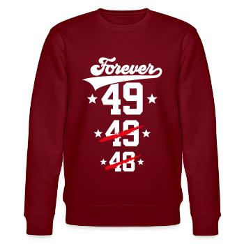 50TH BIRTHDAY FOREVER 49 - Stanley/Stella CHANGER Unisex Organic Sweatshirt - burgundy - Front - Nik (191cm) & Marisol (170cm)