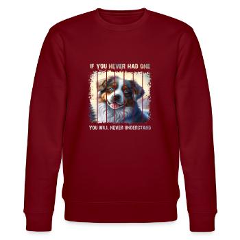 Australischer Schäferhund - Stanley/Stella Unisex Bio-Sweatshirt CHANGER  - Burgunderrot - Vorne - Nik (191cm) & Marisol (170cm)